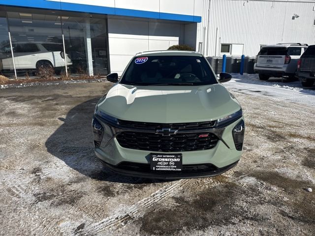 Used 2024 Chevrolet Trax RS w/ Driver Confidence Package image 3