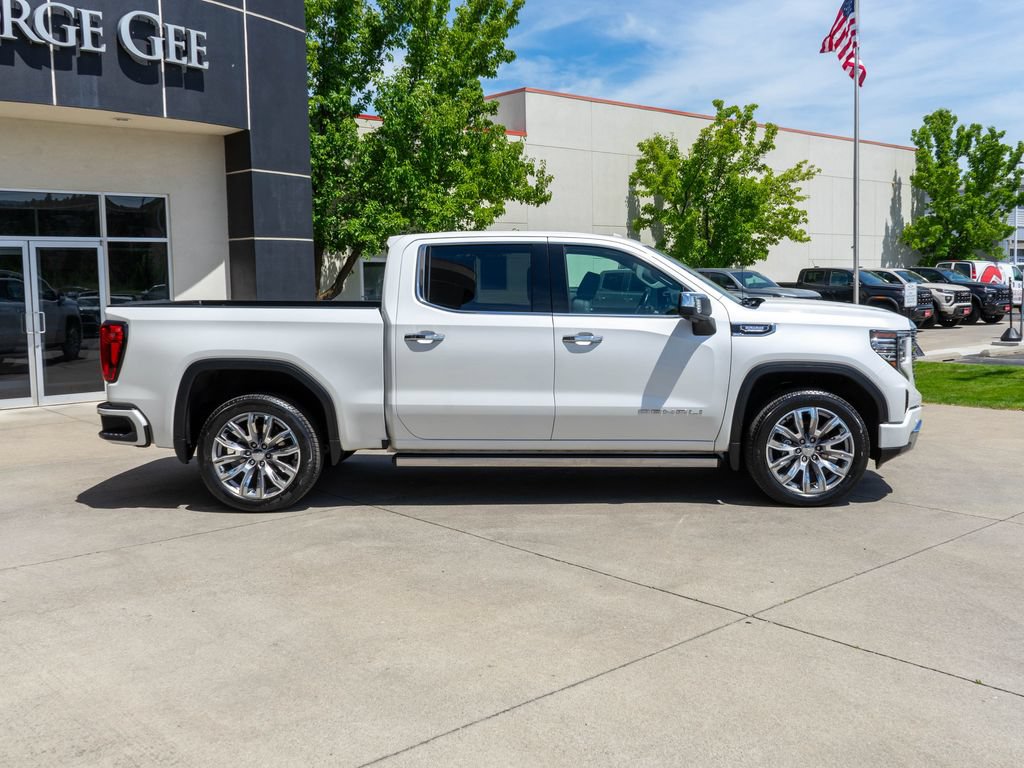 Used 2025 GMC Sierra 1500 Denali w/ Denali Reserve Package AWD/4WD image 8
