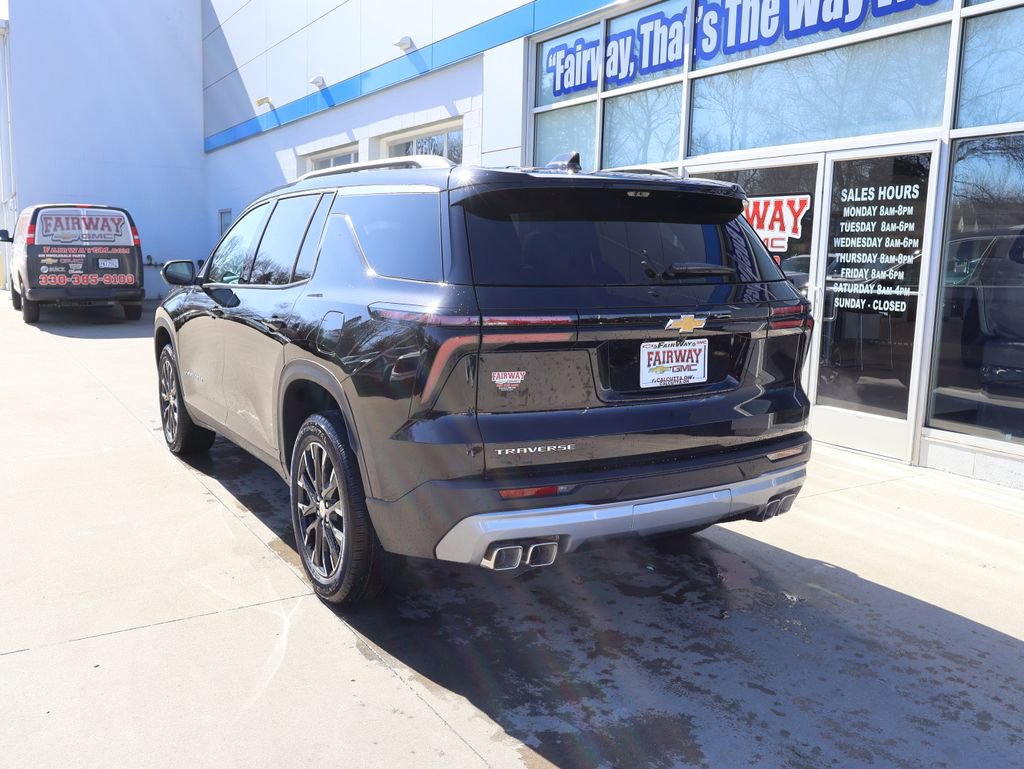 New 2026 Chevrolet Traverse LT w/ Sun and Wheel Package FWD image 8