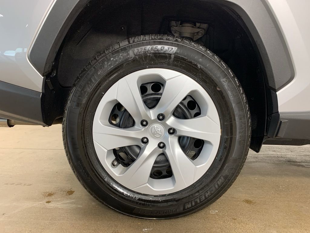 Used 2024 Toyota RAV4 LE image 38