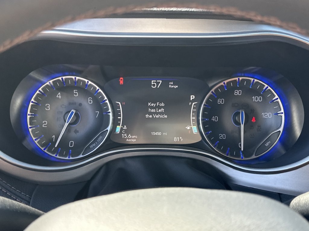 Used 2024 Chrysler Pacifica Pinnacle w/ Trailer Tow Group AWD/4WD image 13