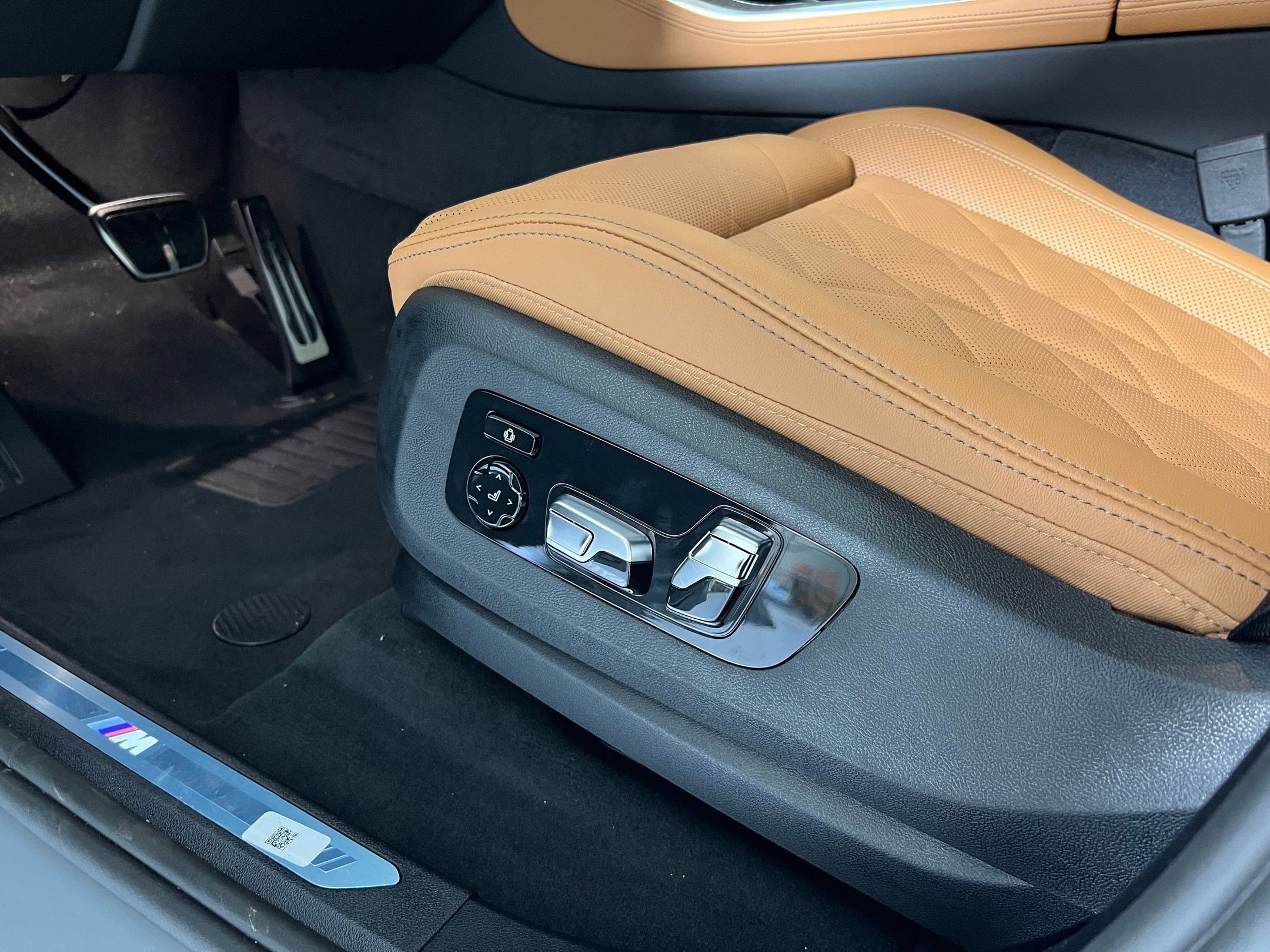 Used 2026 BMW X5 xDrive50e image 12