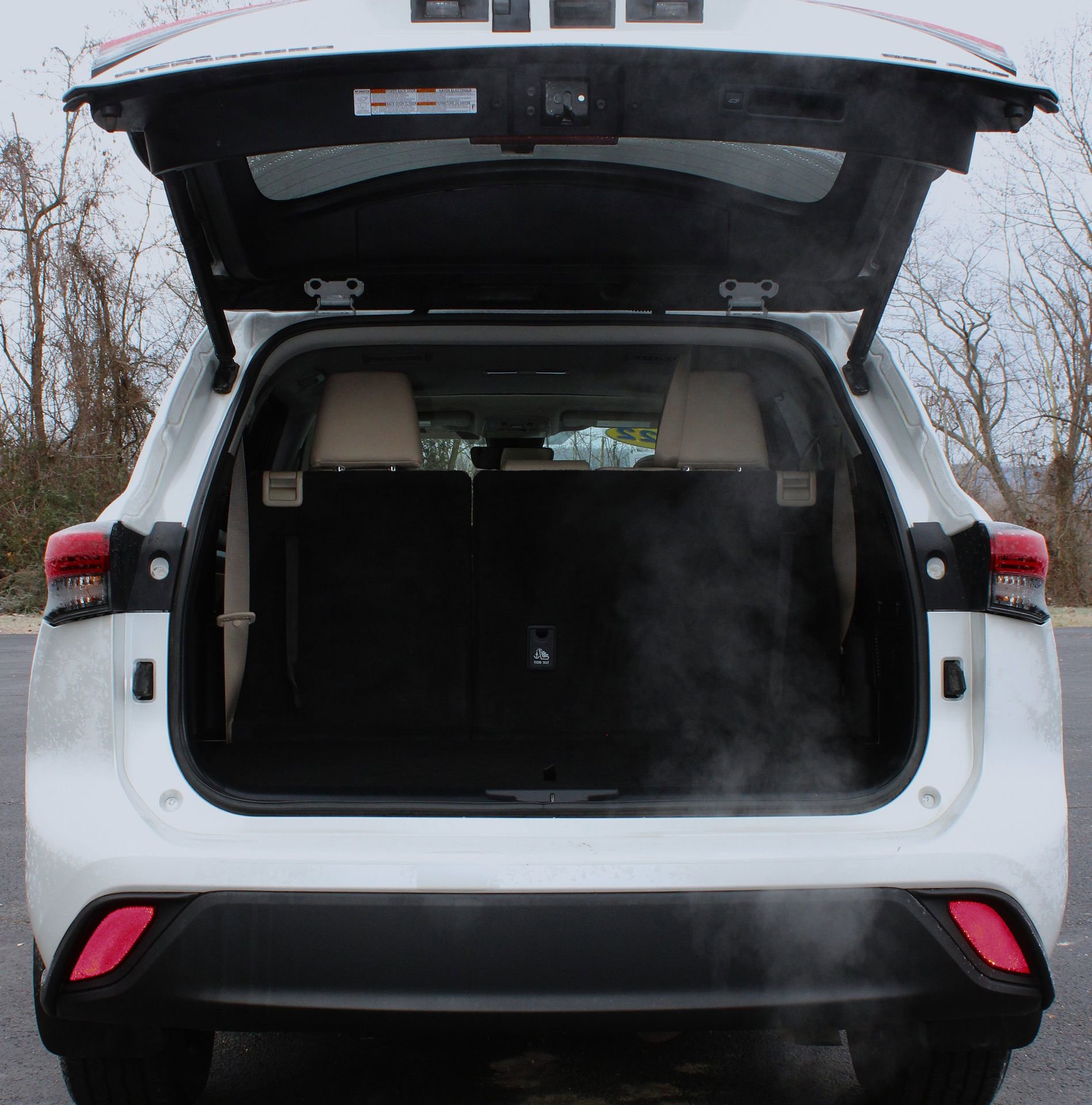 Used 2023 Toyota Highlander L image 12