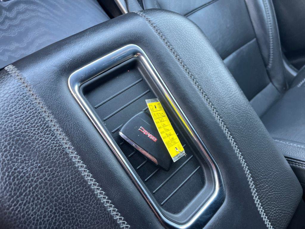 Used 2023 GMC Yukon Denali AWD/4WD image 17