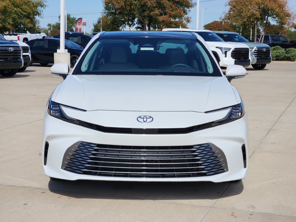 New 2026 Toyota Camry Hybrid FWD image 2