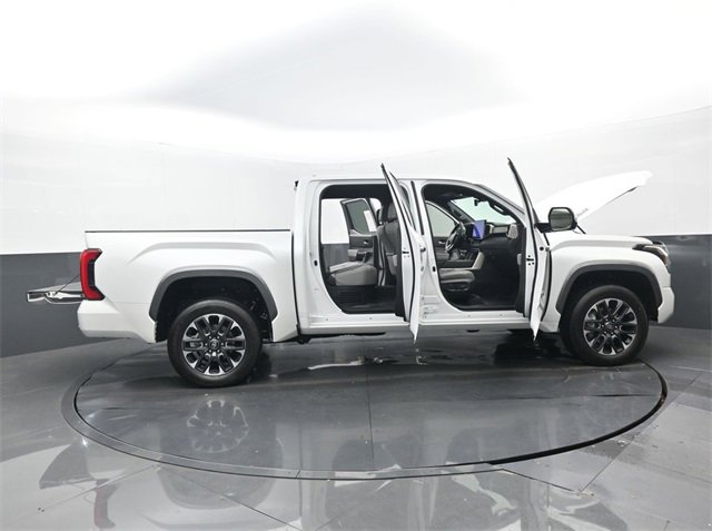 Used 2025 Toyota Tundra Limited image 31