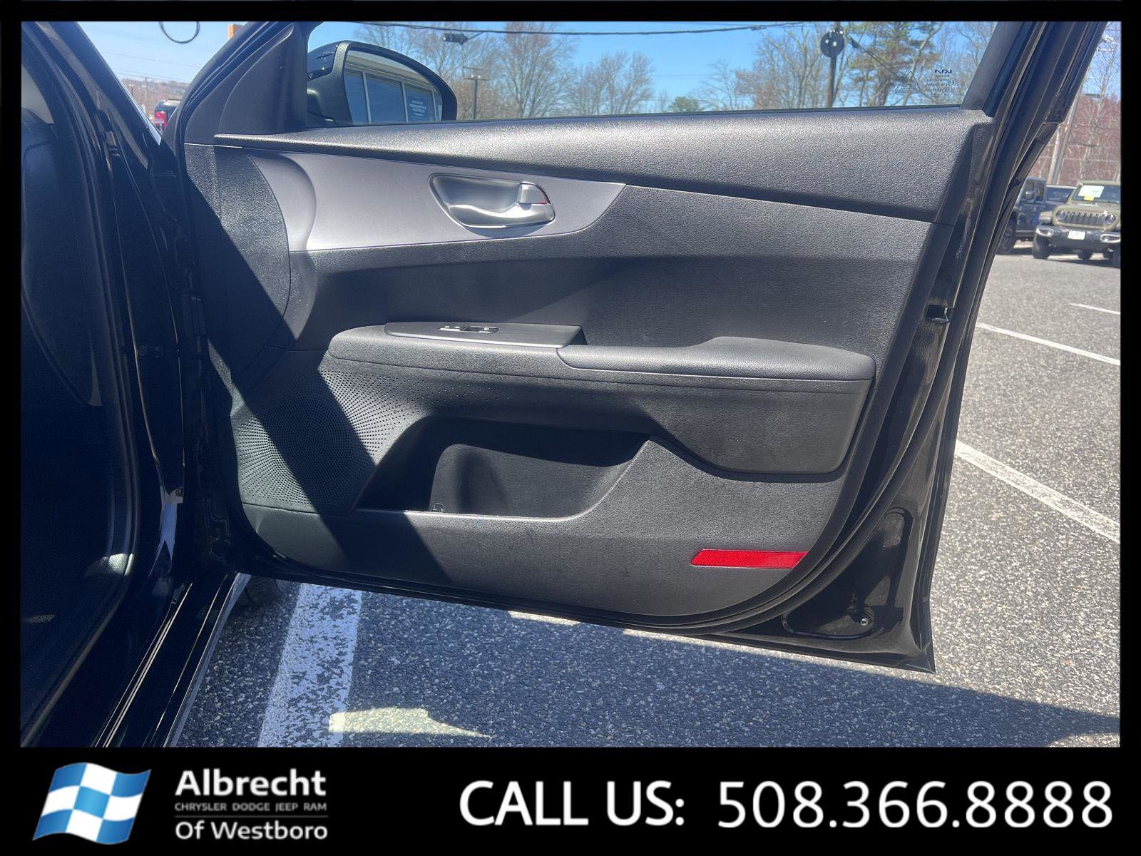 Used 2023 Kia Forte LXS w/ LXS Technology Package image 21