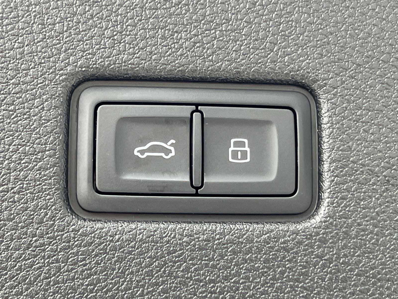 Used 2021 Audi SQ8 Prestige w/ Prestige Package image 19