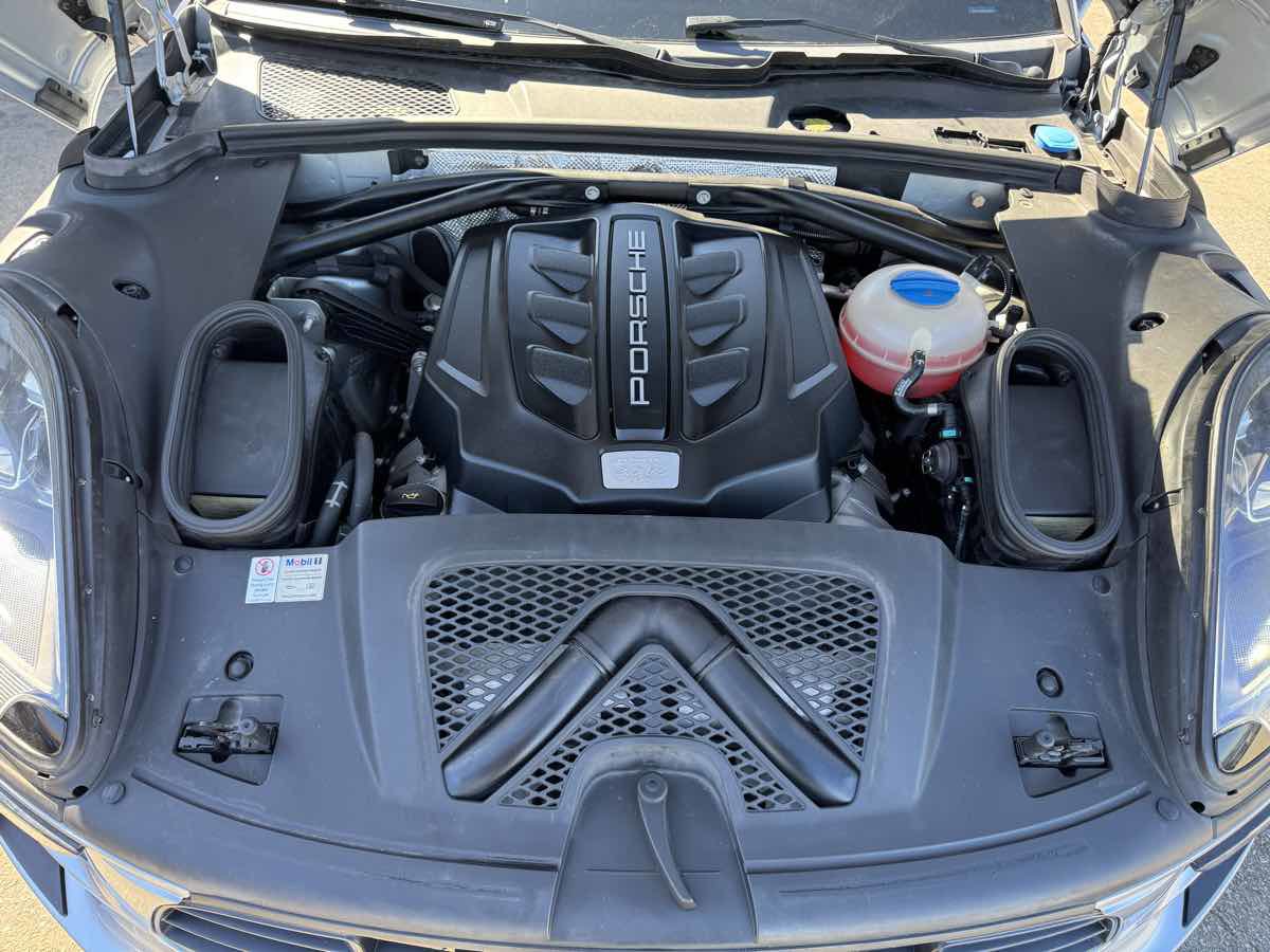 Used 2017 Porsche Macan GTS AWD/4WD image 53