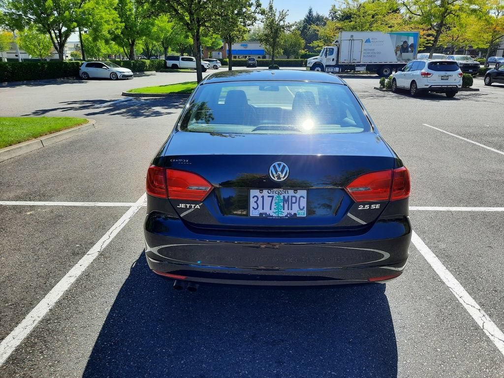 Used 2013 Volkswagen Jetta SE FWD image 3