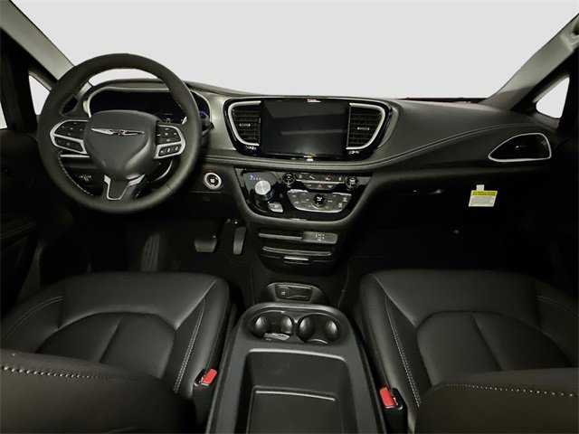 New 2026 Chrysler Pacifica Select image 6