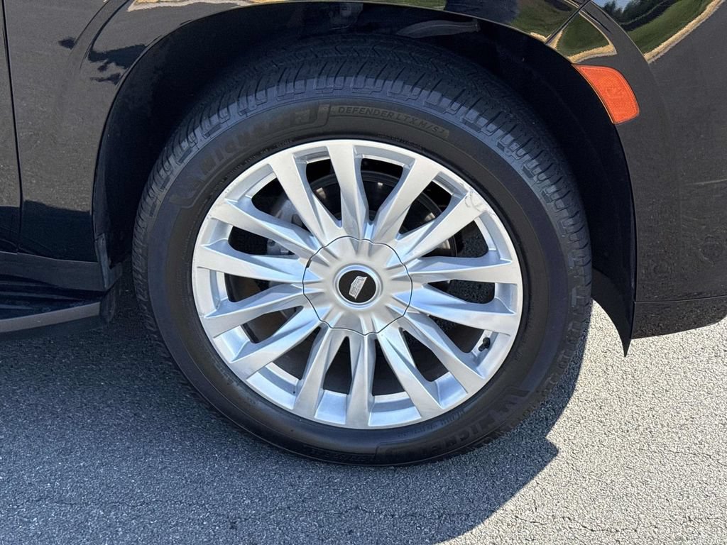 Used 2024 Cadillac Escalade ESV Luxury RWD image 14