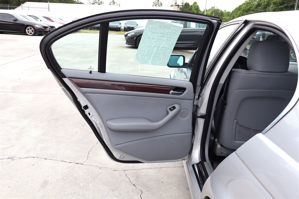 Used 2001 BMW 330i Sedan image 29