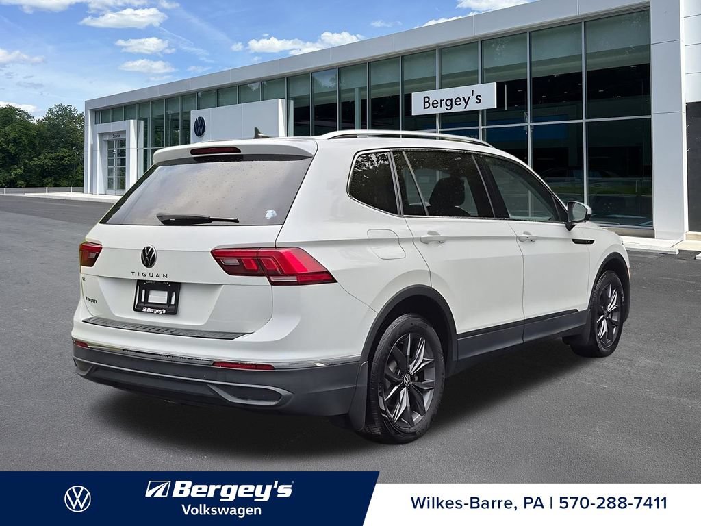 Certified 2023 Volkswagen Tiguan SE w/ Panoramic Sunroof Package FWD image 6