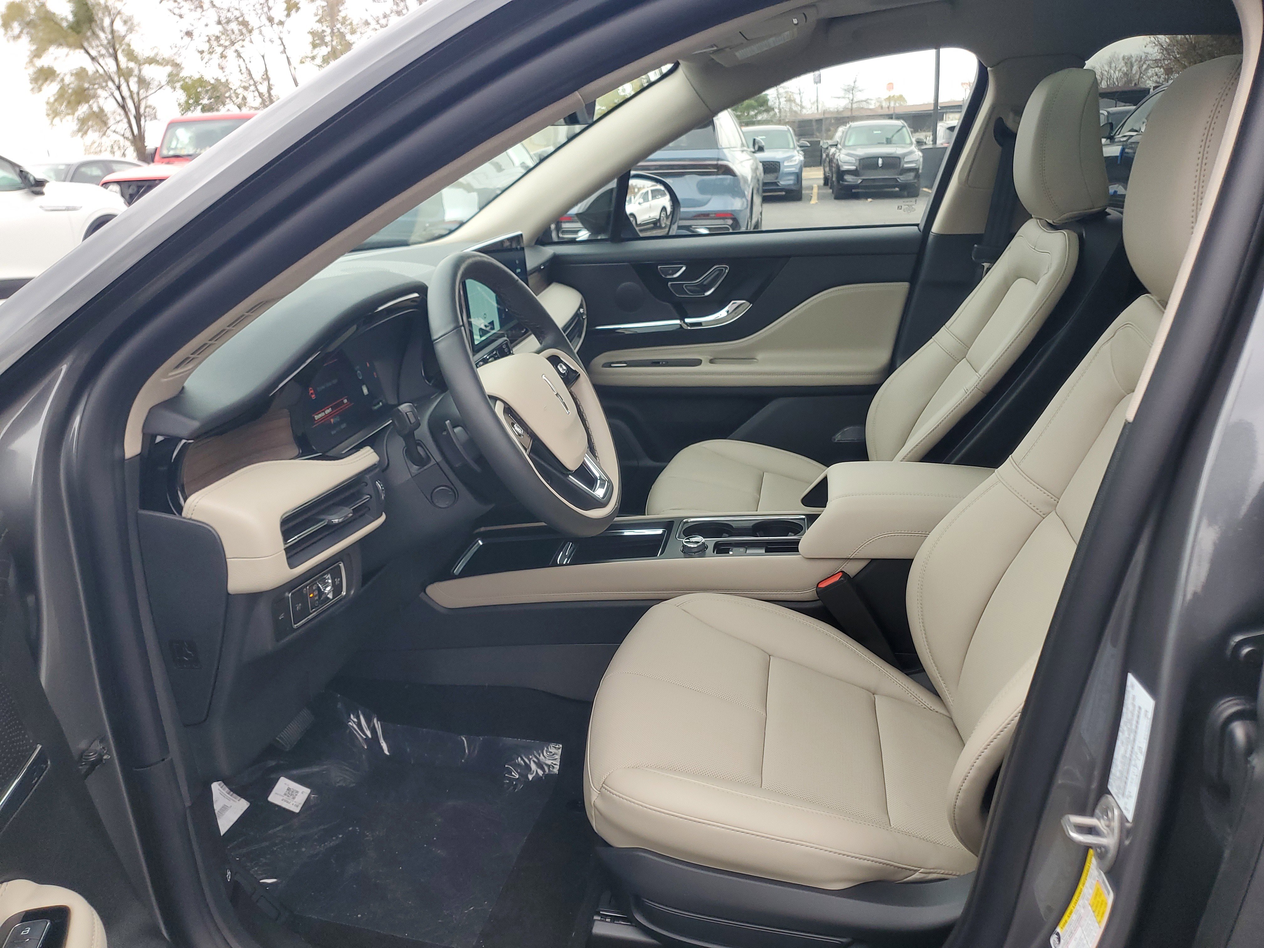 New 2026 Lincoln Corsair Reserve w/ Jet Appearance Package image 12