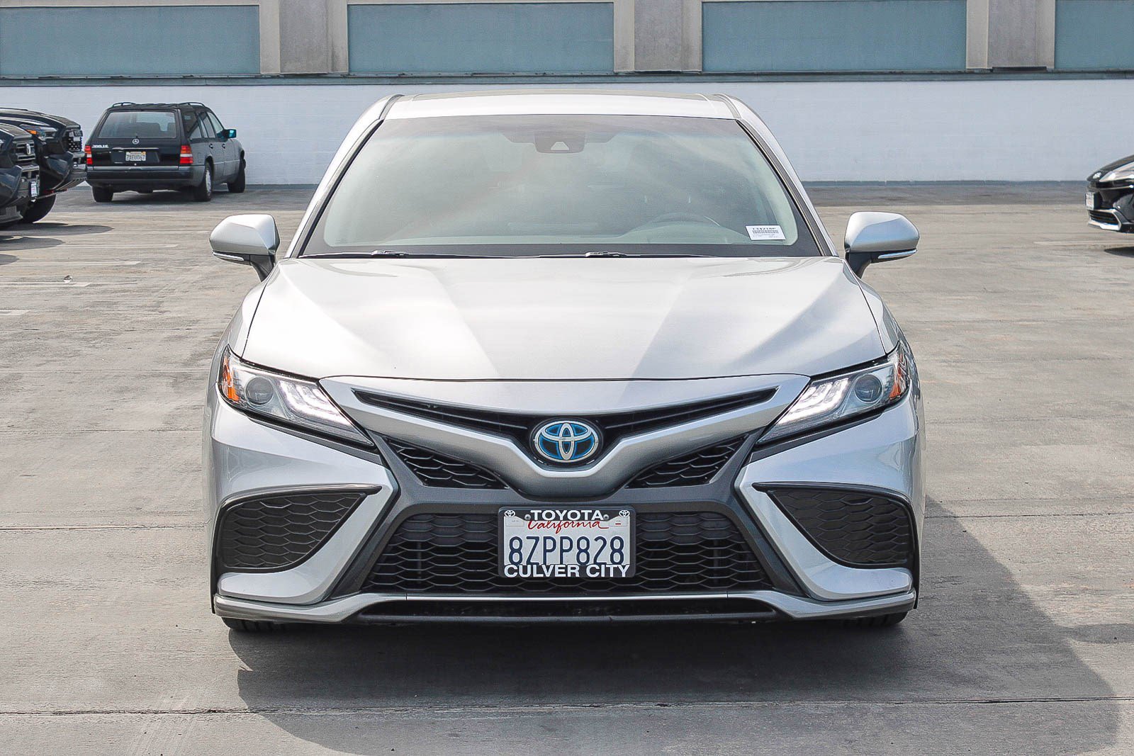 Used 2022 Toyota Camry XSE image 2