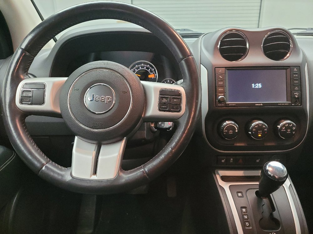 Used 2017 Jeep Compass Latitude AWD/4WD image 22