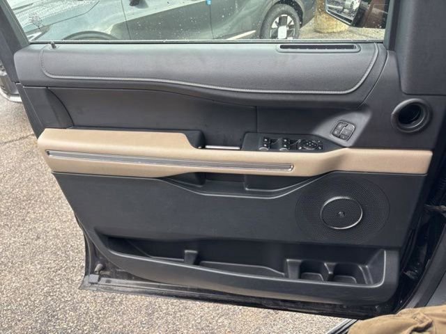 Used 2023 Ford Expedition Max Limited image 26