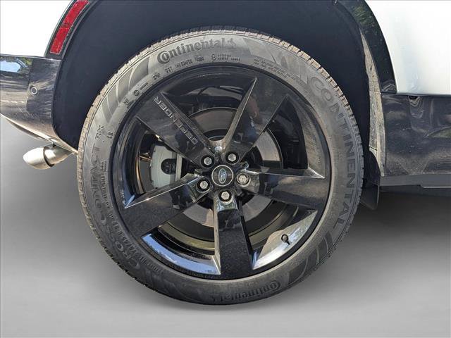 Used 2025 Land Rover Defender 110 X-Dynamic SE AWD/4WD image 5