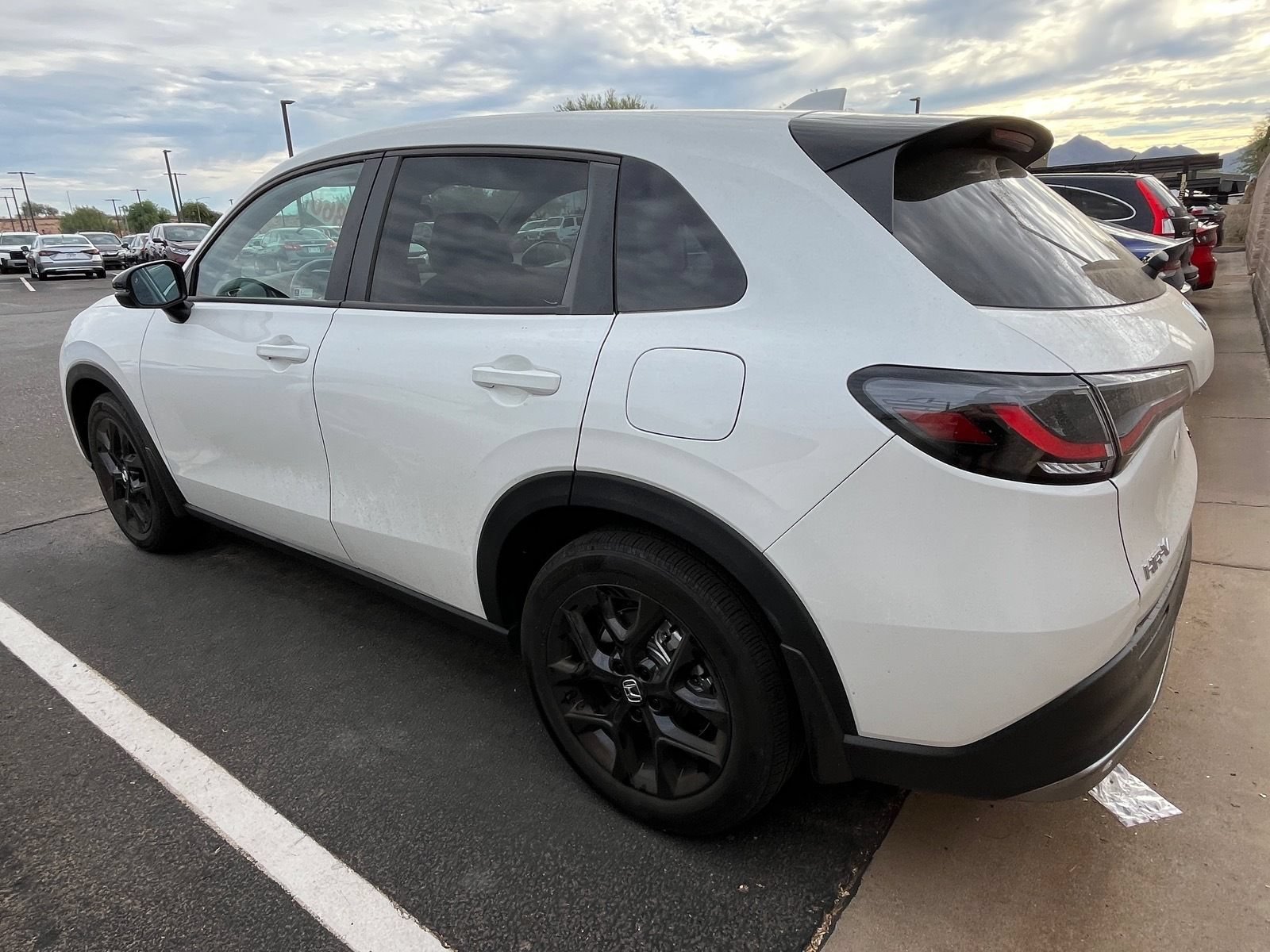 Used 2024 Honda HR-V Sport image 3