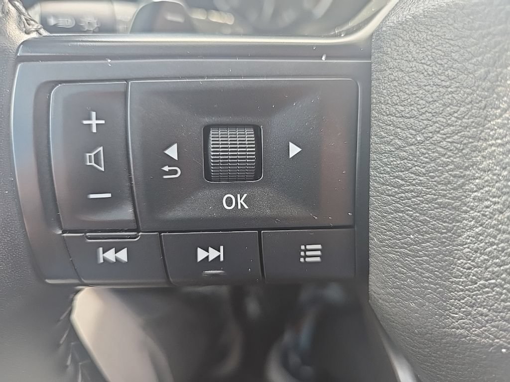 Used 2025 Nissan Rogue SV AWD/4WD image 15