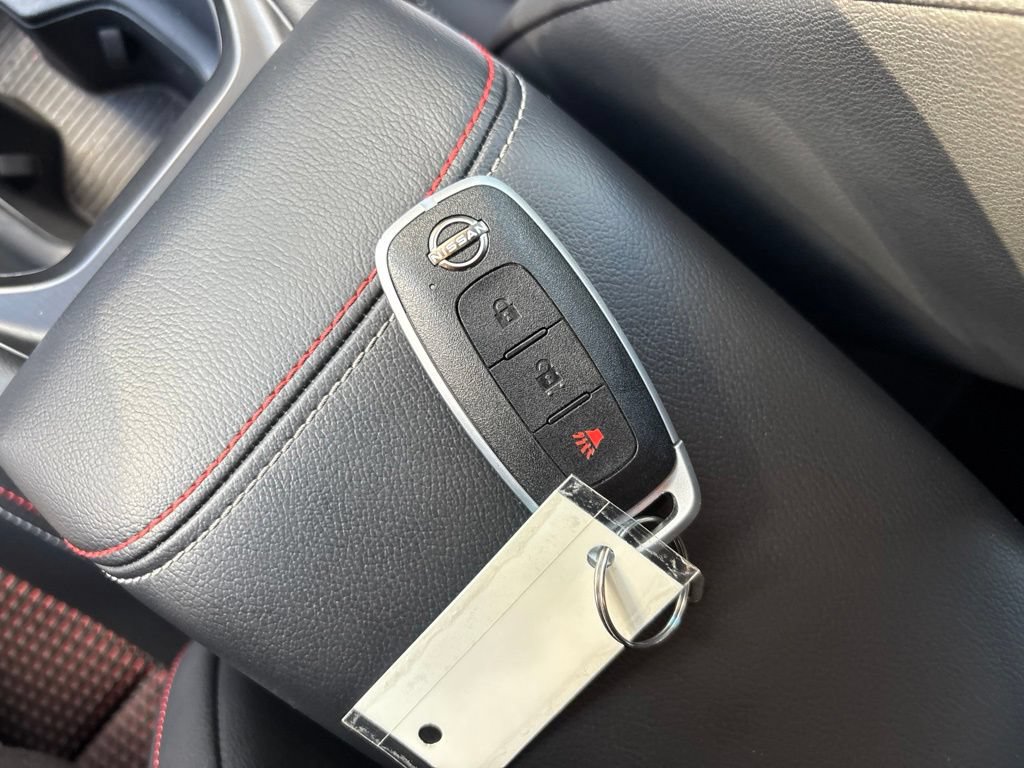 Certified 2025 Nissan Kicks SR AWD/4WD image 27