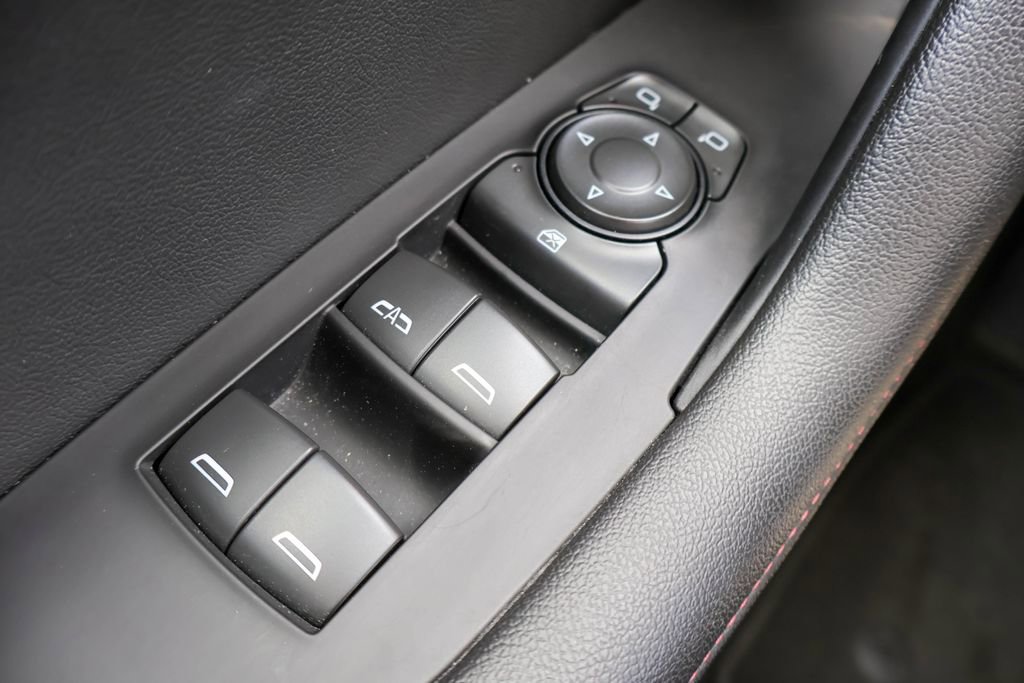 Used 2025 Chevrolet Blazer RS FWD image 17
