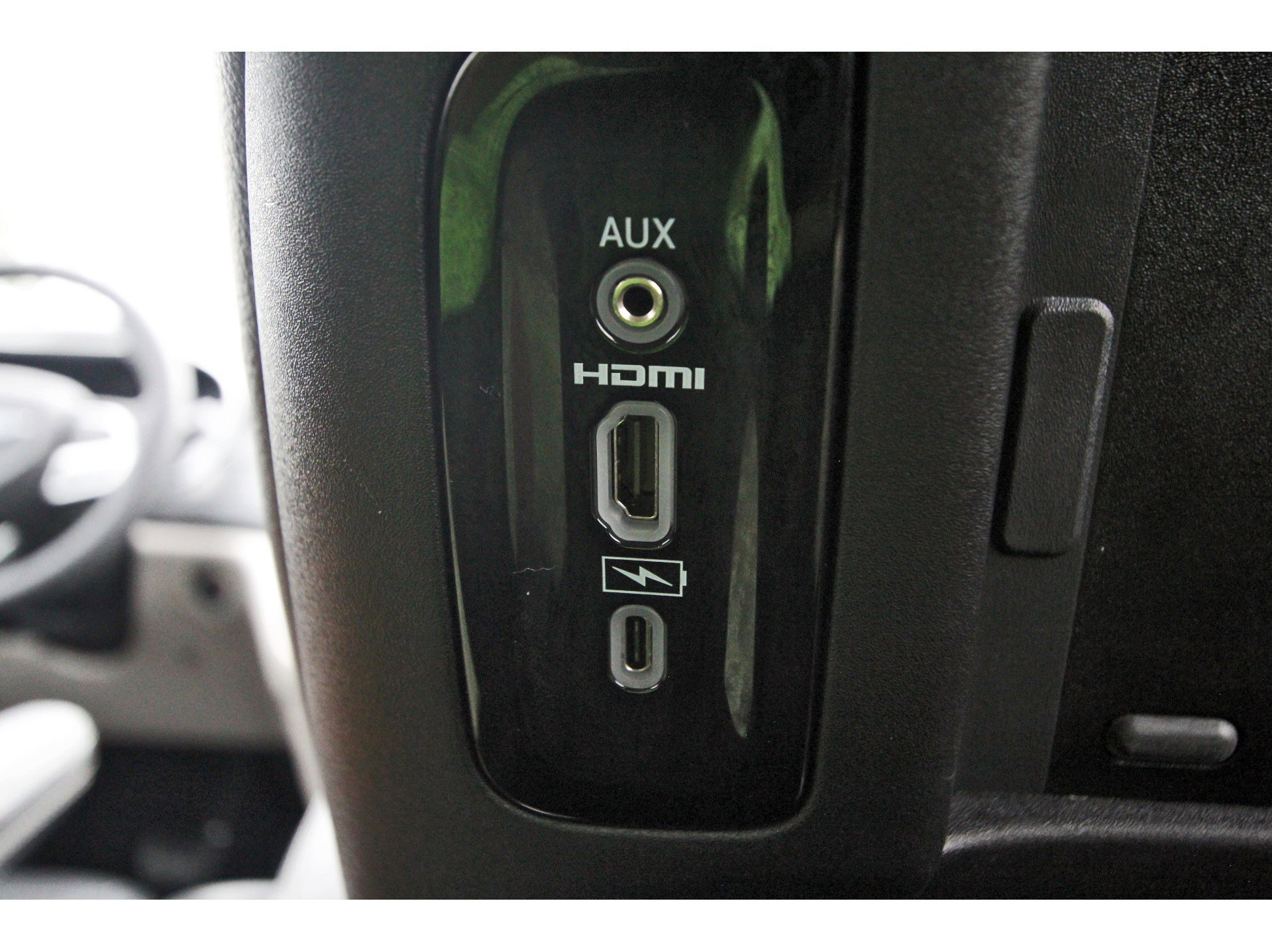 Used 2022 Chrysler Pacifica Touring-L w/ Uconnect Theater Family Group FWD image 15