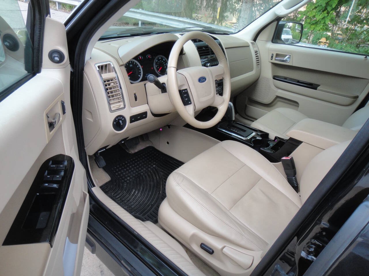Used 2011 Ford Escape Limited w/ 302A Rapid Spec Order Code AWD/4WD image 18