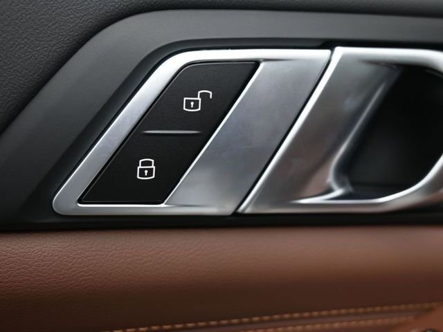 New 2026 BMW X5 xDrive50e image 21