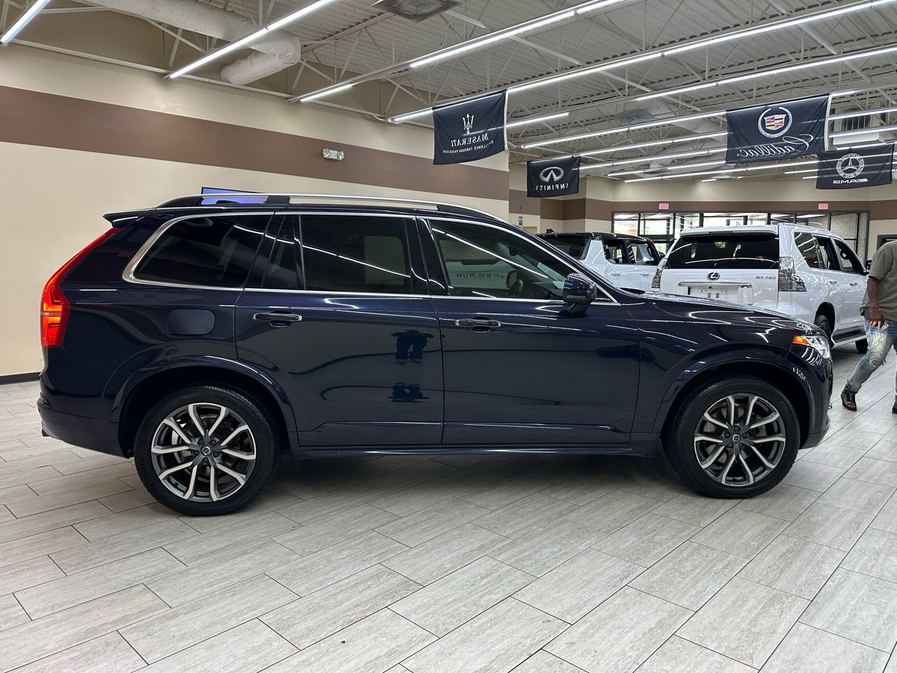 Used 2019 Volvo XC90 T5 Momentum w/ Protection Package Premier image 6