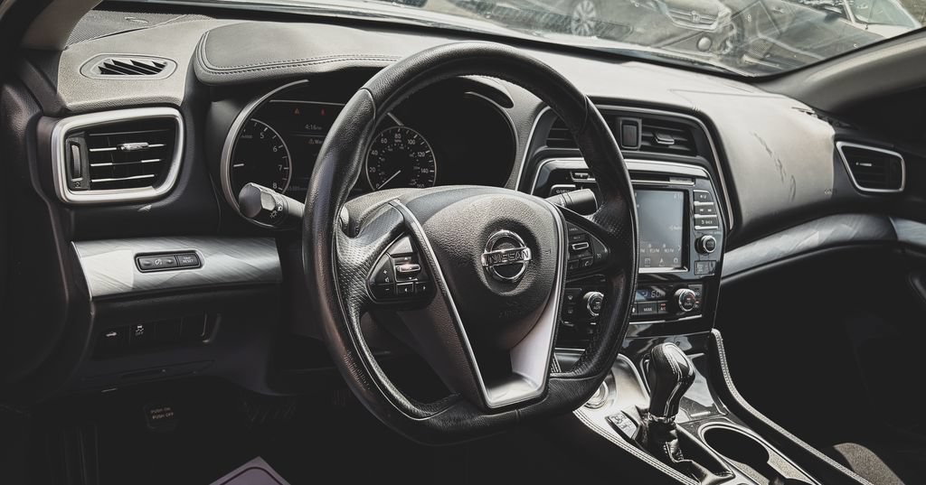 Used 2018 Nissan Maxima 3.5 S FWD image 2