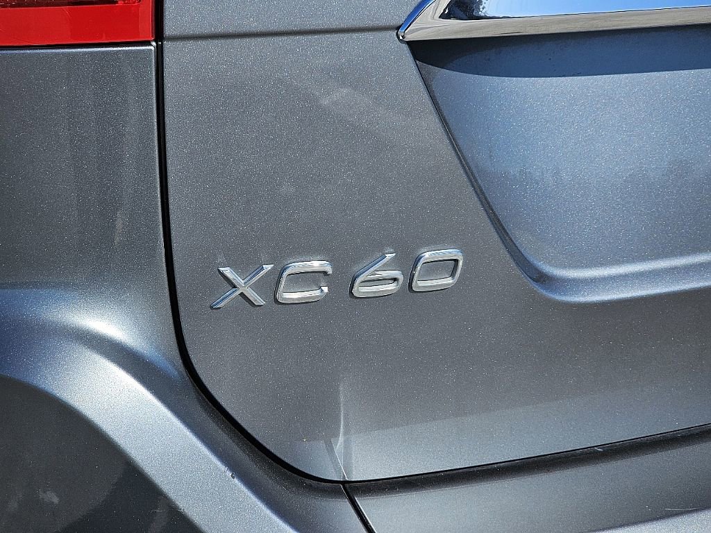 Used 2016 Volvo XC60 T5 Platinum w/ Protection Package FWD image 13
