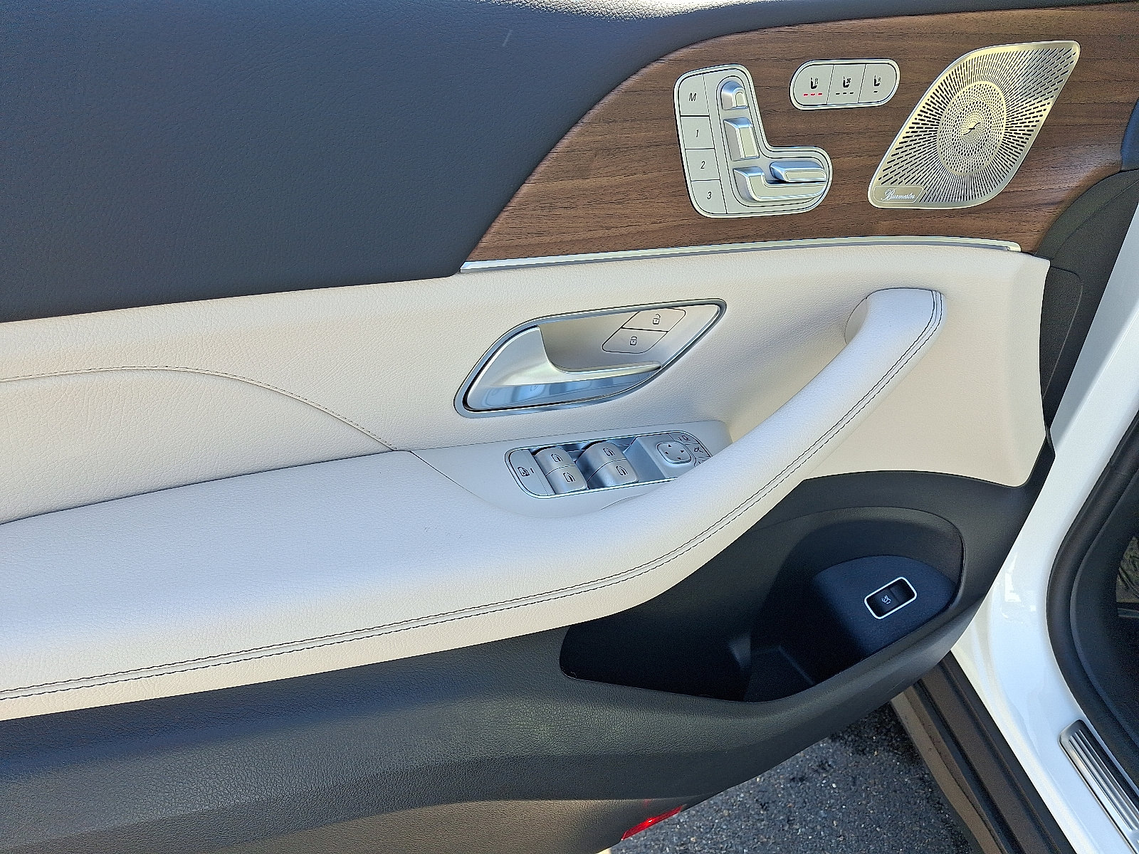 New 2026 Mercedes-Benz GLS 450 4MATIC image 10