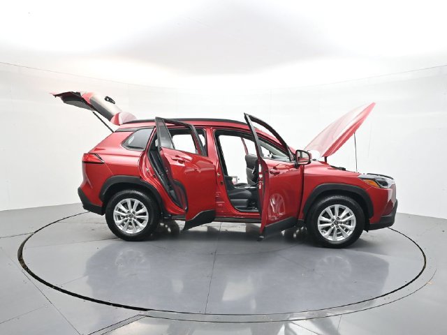 Used 2023 Toyota Corolla Cross LE FWD image 60