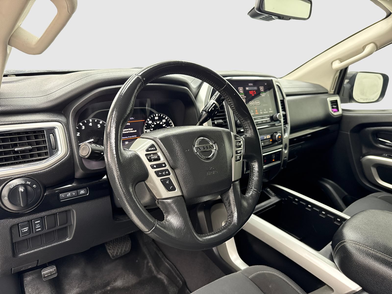 Used 2021 Nissan Titan SV w/ SV Convenience Package RWD image 18