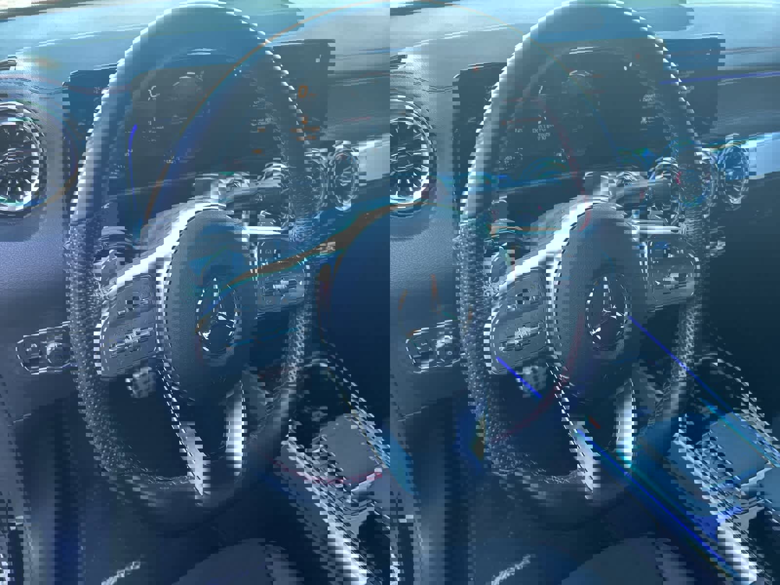 Used 2022 Mercedes-Benz EQB 300 4MATIC image 32