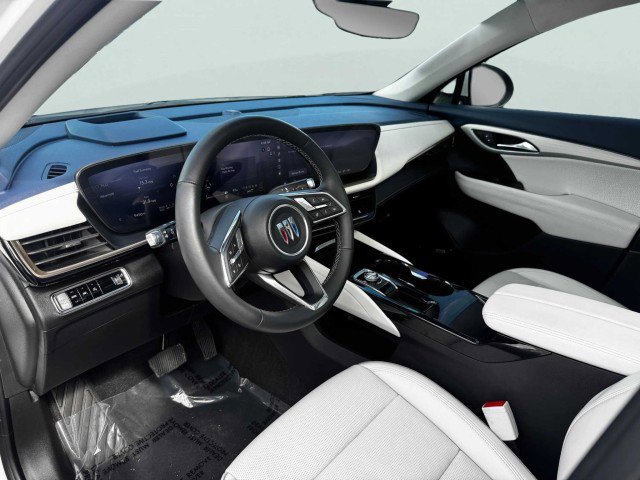 Used 2024 Buick Envision Avenir image 18