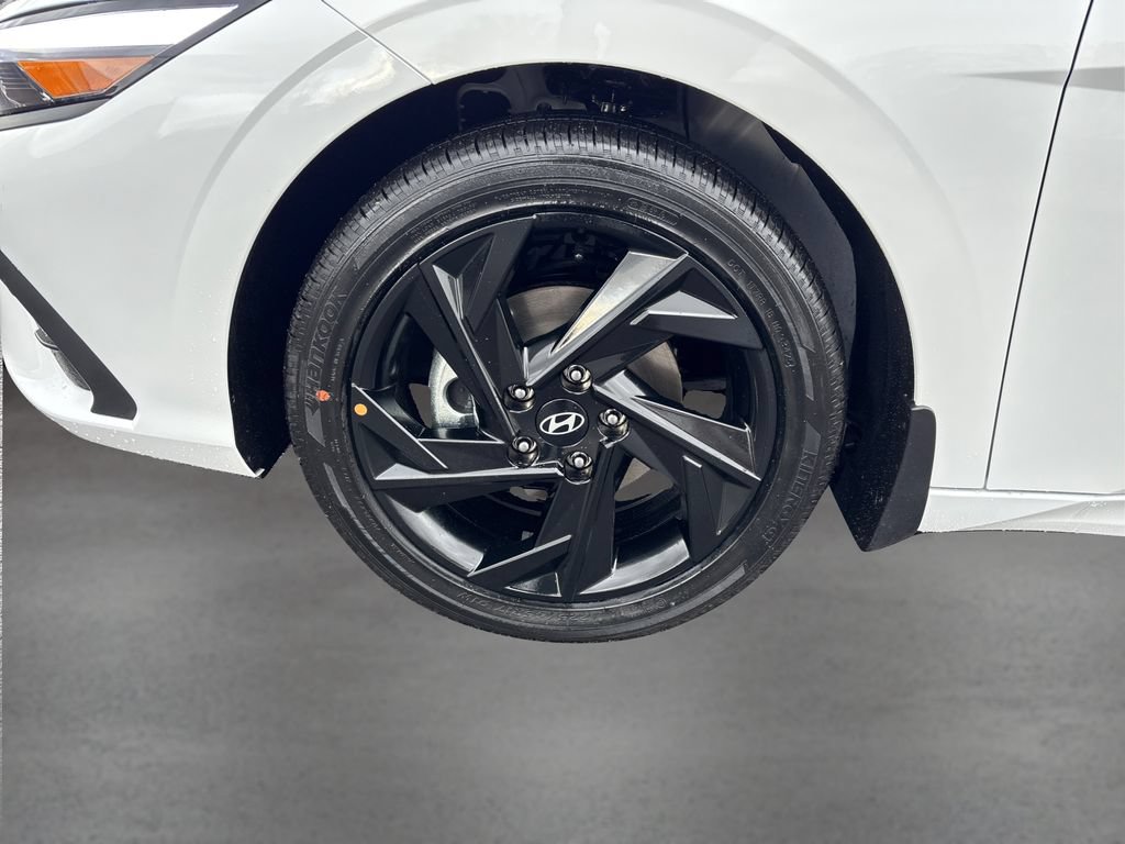New 2026 Hyundai Elantra SEL FWD image 15