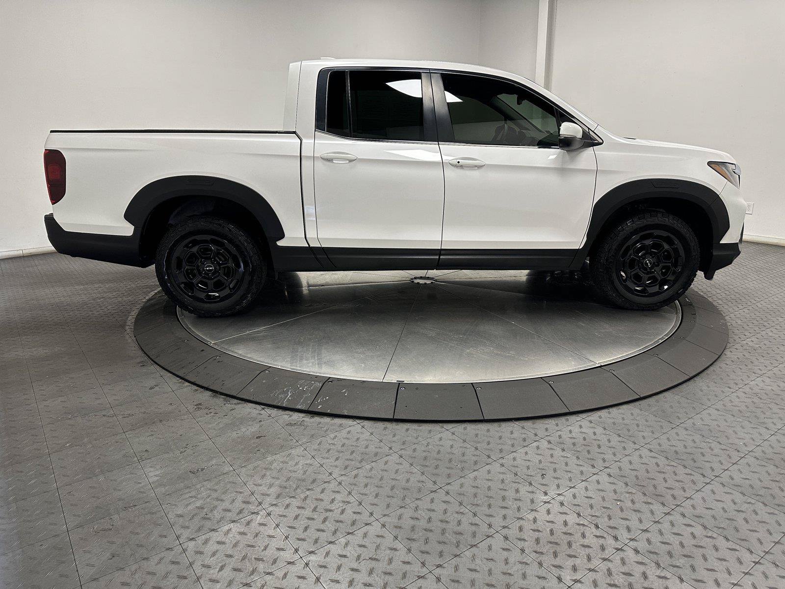 Certified 2025 Honda Ridgeline RTL+ image 15