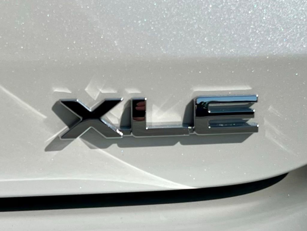 Used 2024 Toyota Highlander XLE image 15