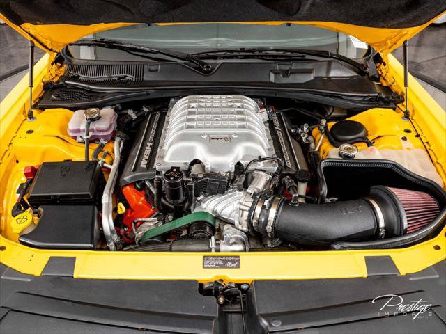 Used 2017 Dodge Challenger SRT Hellcat RWD image 5