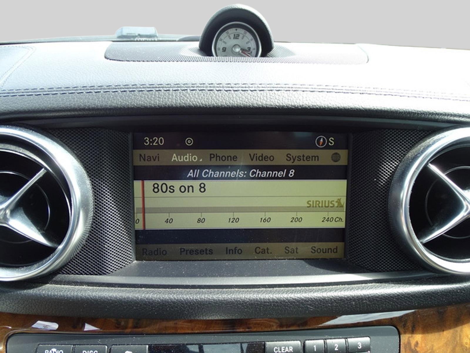 Used 2013 Mercedes-Benz SL 550 image 11