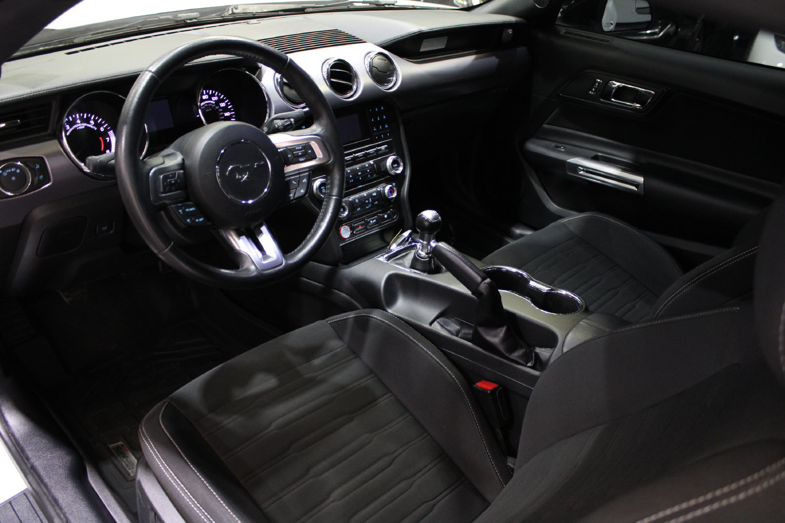 Used 2017 Ford Mustang GT RWD image 23