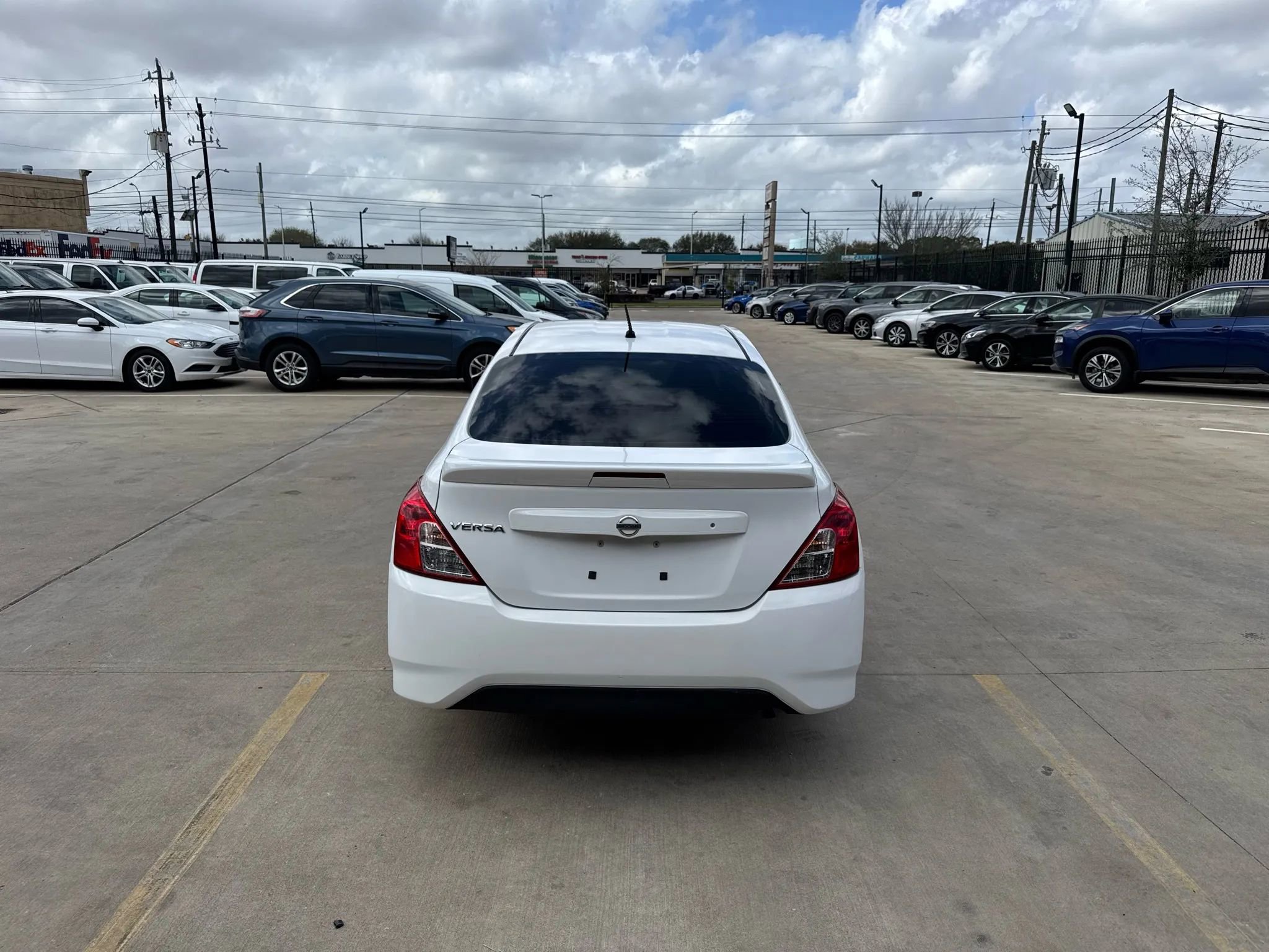 Used 2017 Nissan Versa S Plus image 6