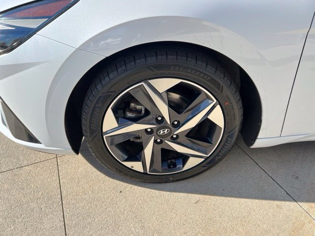 Used 2023 Hyundai Elantra Limited w/ Cargo Package FWD image 13