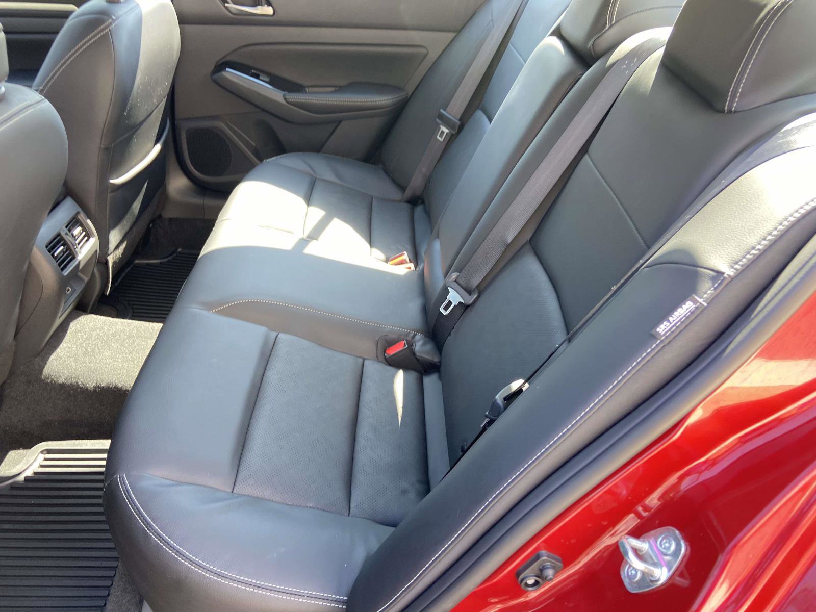 Used 2025 Nissan Altima 2.5 SL FWD image 10