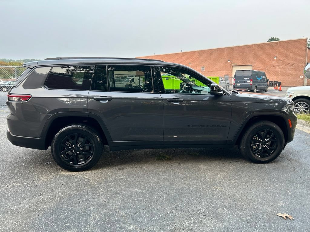 New 2025 Jeep Grand Cherokee L Laredo AWD/4WD image 7