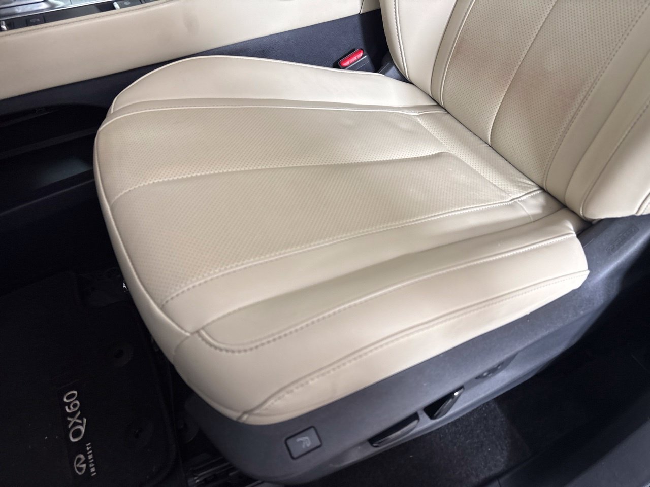 Used 2025 INFINITI QX60 Sensory FWD image 16