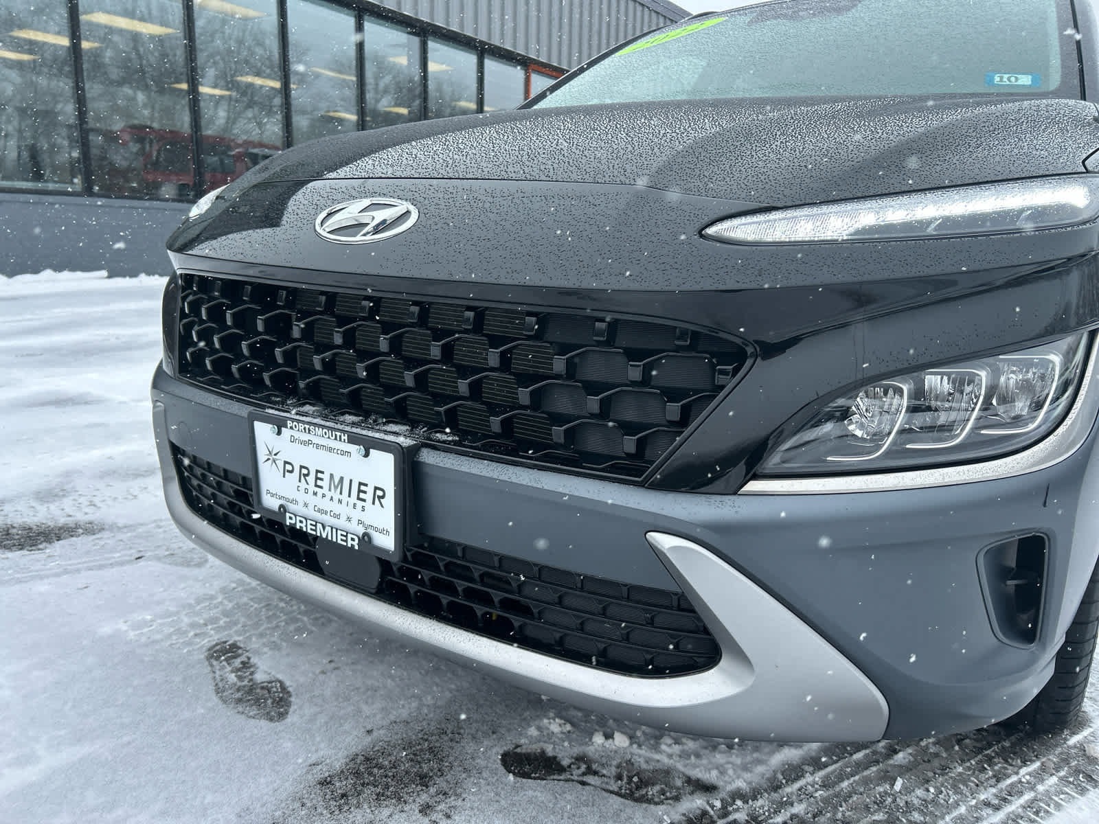 Used 2022 Hyundai Kona Limited image 11